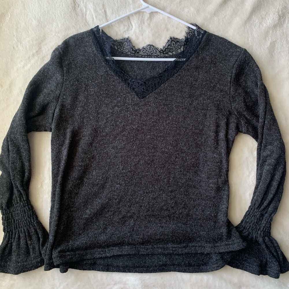 ✨5/$25✨ black lace top